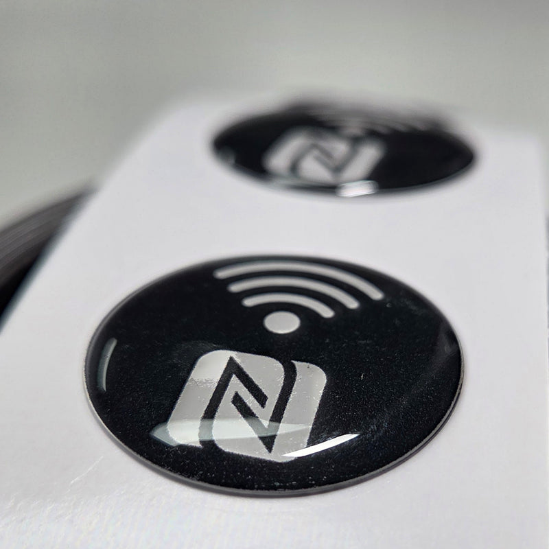 Round/Square Epoxy NFC Labels Stickers, NTAG213 Tag 144 Bytes Writable Memory, Fully Programmable Waterproof Smart Decals for Apple, Android, Home Automation NFC-Enabled Devices